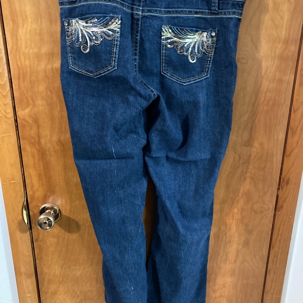Roz & Ali 14 bootcut jeans w/ embellished pockets